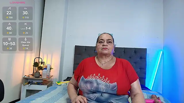 Snapshot of VickyBoobss chatting on May 13, 2026, 5:32 pm VickyBoobss online show from May 13, 2026, 5:32 pm