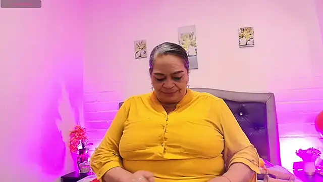 Snapshot of VickyBoobss chatting on July 2, 2026, 12:22 pm VickyBoobss online show from July 2, 2026, 12:22 pm