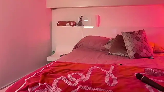 Snapshot of charlyroseblossom chatting on April 13, 2026, 3:50 pm charlyroseblossom online show from April 13, 2026, 3:50 pm