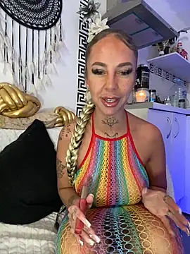 CheekyChels online show from March 14, 2025, 3:03 pm