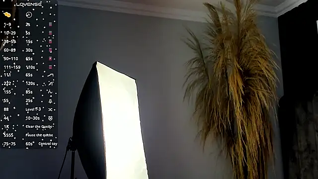 chelsea bolton  online show from November 29, 2025, 1:03 pm