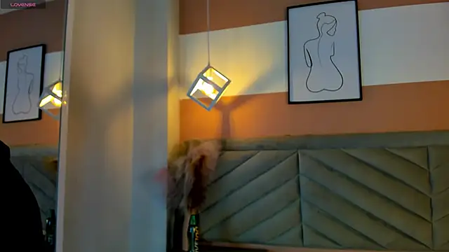 chelsea bolton  online show from December 22, 2025, 12:46 pm