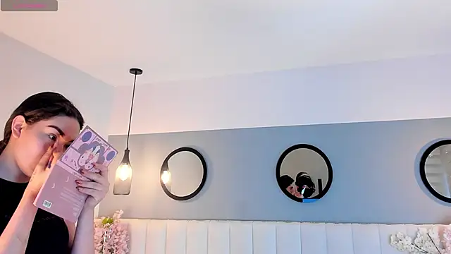 Snapshot of chelsea_bolton_ chatting on April 4, 2026, 12:13 pm chelsea bolton online show from April 4, 2026, 12:13 pm