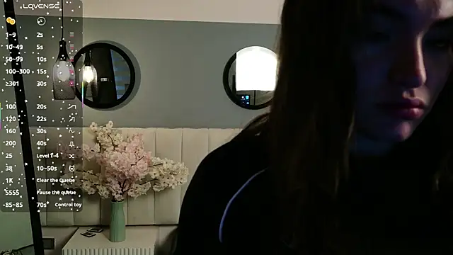 chelsea bolton  online show from July 16, 2026, 12:11 pm