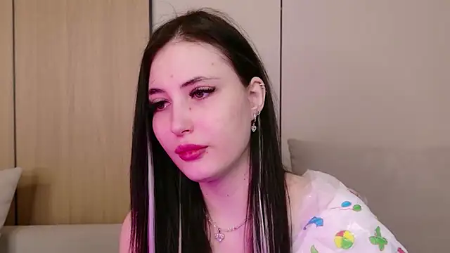 EmmaLawrens online show from April 15, 2026, 10:55 am