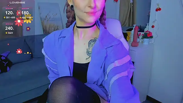 Emily  Mooree online show from January 16, 2025, 7:17 am