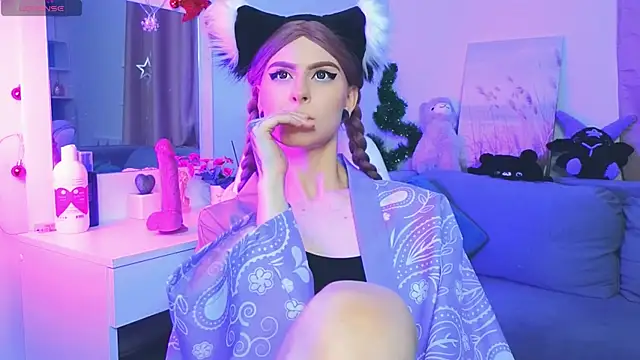 Emily  Mooree online show from January 31, 2025, 7:18 am