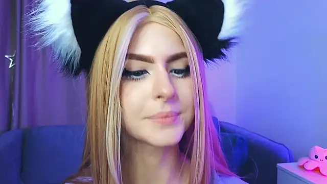 Emily  Mooree online show from February 10, 2025, 7:15 am