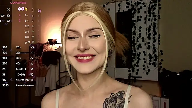 Emily  Mooree online show from November 5, 2025, 3:17 am