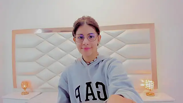 MiaQueen021 online show from January 20, 2025, 12:18 pm