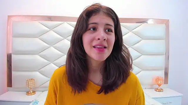 MiaQueen021 online show from January 28, 2025, 3:46 pm