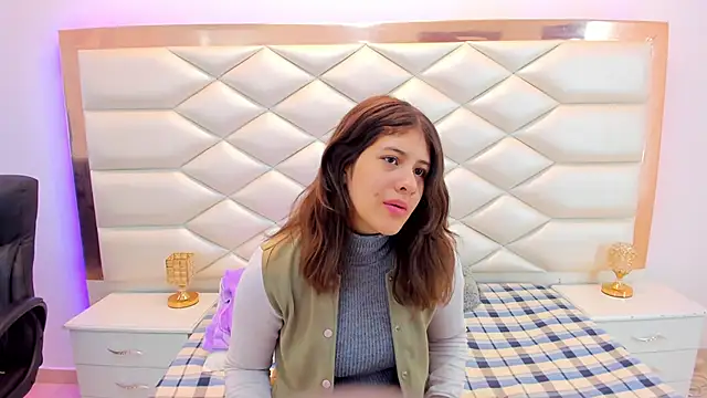 MiaQueen021 online show from February 7, 2025, 12:28 pm