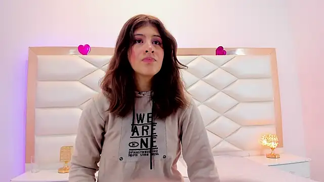 MiaQueen021 online show from February 14, 2025, 12:36 pm