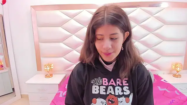 MiaQueen021 online show from March 11, 2025, 12:28 pm