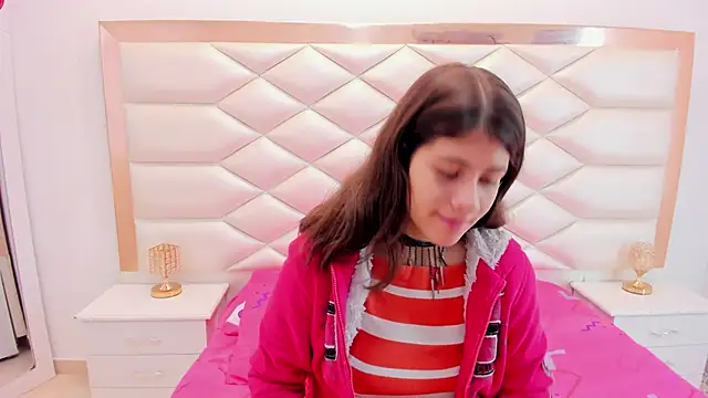 MiaQueen021 online show from March 12, 2025, 12:26 pm