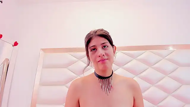 MiaQueen021 online show from March 12, 2025, 3:29 pm