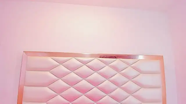 MiaQueen021 online show from March 19, 2025, 12:34 pm