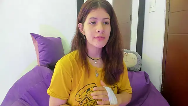 MiaQueen021 online show from September 9, 2025, 2:49 pm