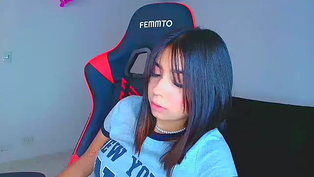 Rousse violett online show from September 23, 2025, 7:50 pm