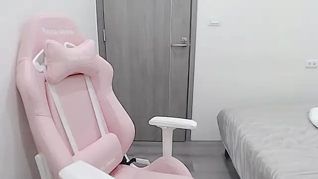 minnie9009 online show from October 31, 2025, 4:19 pm