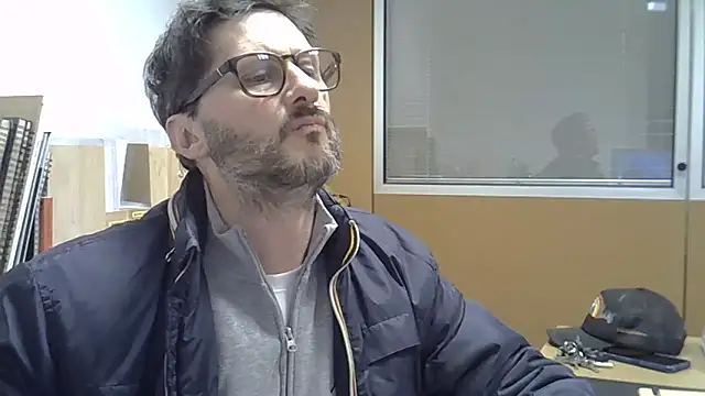 Snapshot of Cellino4 chatting on January 24, 2025, 8:54 pm Cellino4 online show from January 24, 2025, 8:54 pm