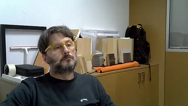 Snapshot of Cellino4 chatting on October 17, 2025, 4:20 pm Cellino4 online show from October 17, 2025, 4:20 pm