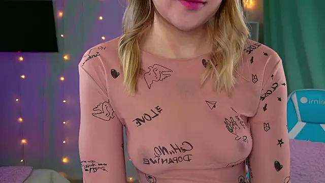 Mercedes Robinson online show from February 5, 2026, 4:28 am