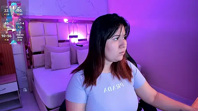 zoes milee online show from December 16, 2025, 11:37 am