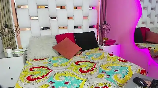 SolEvanss online show from March 7, 2025, 3:18 pm