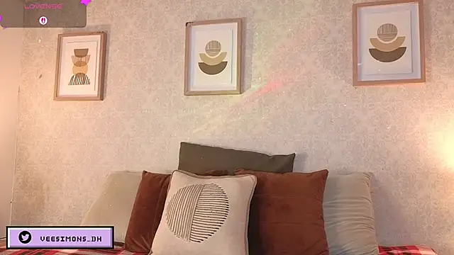 Veronica simons online show from December 4, 2025, 8:50 pm