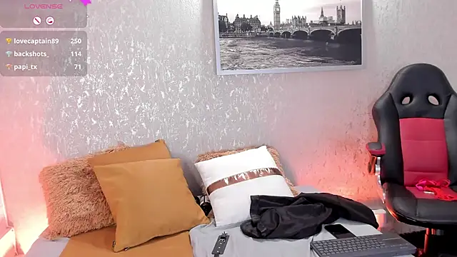 Luxury Woman online show from March 18, 2025, 3:09 am