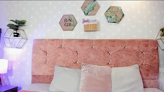 Elise-Leyton online show from March 9, 2025, 2:10 pm