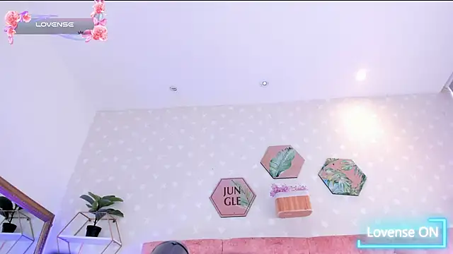 Elise-Leyton online show from March 19, 2025, 4:24 pm