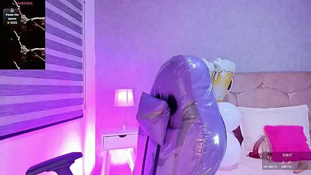 Elise-Leyton online show from October 3, 2025, 8:06 pm