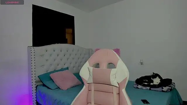 Snapshot of Alana_ponsee chatting on December 14, 2025, 4:07 am Alana ponsee online show from December 14, 2025, 4:07 am