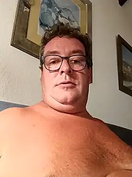 Snapshot of MountJohnXL chatting on February 5, 2025, 12:20 am MountJohnXL online show from February 5, 2025, 12:20 am