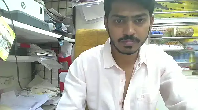 cute modell online show from February 1, 2025, 7:36 am