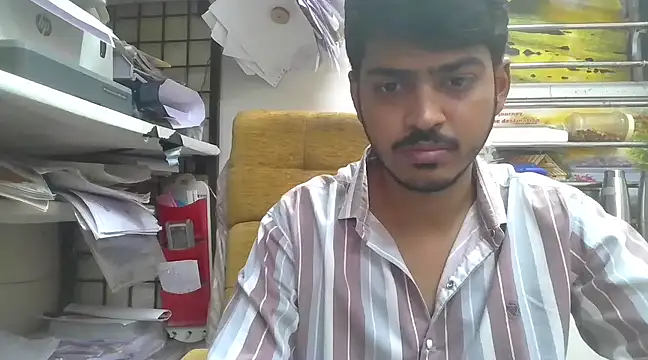 cute modell online show from March 12, 2025, 8:19 am