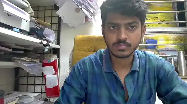 cute modell online show from March 21, 2025, 12:17 pm