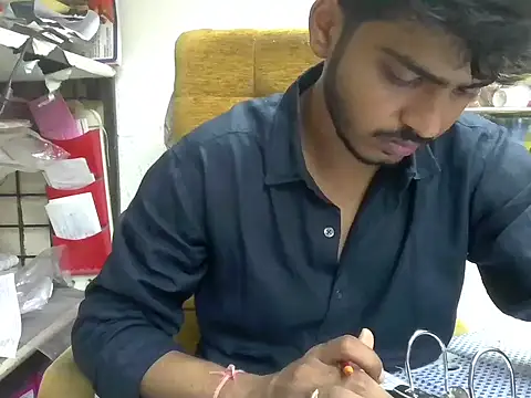 cute modell online show from September 25, 2025, 11:47 am