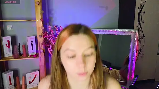 KiraBriis online show from February 5, 2025, 12:17 pm