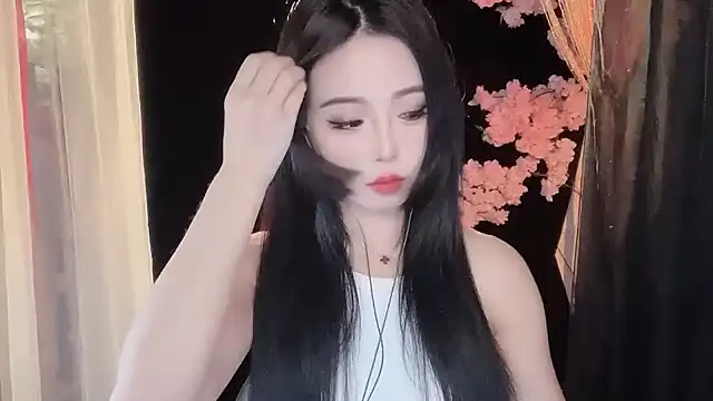 ying-love520 online show from February 21, 2025, 7:34 am