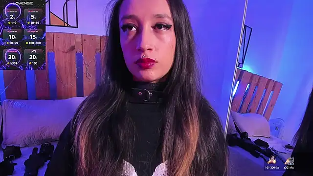 coral jonesss online show from April 14, 2026, 3:29 pm