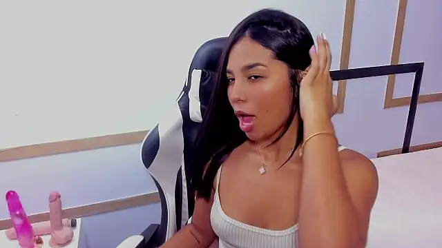 CharlotteGraay online show from February 25, 2025, 10:39 pm