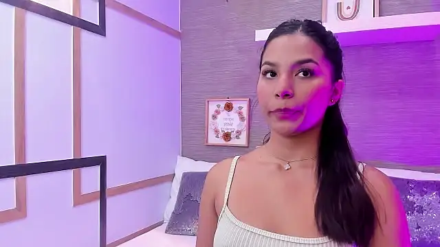 CharlotteGraay online show from March 6, 2025, 7:32 pm