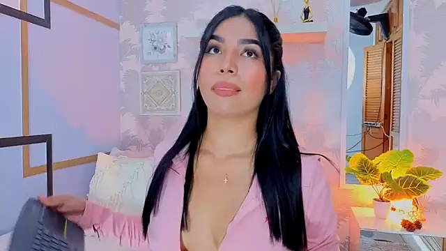 CharlotteGraay online show from December 18, 2025, 7:31 pm