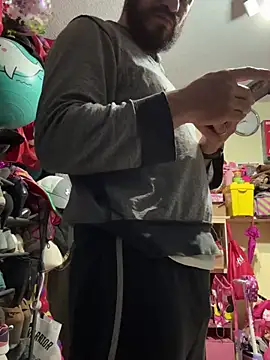 Snapshot of leonardohot1987 chatting on February 19, 2025, 4:12 am leonardohot1987 online show from February 19, 2025, 4:12 am