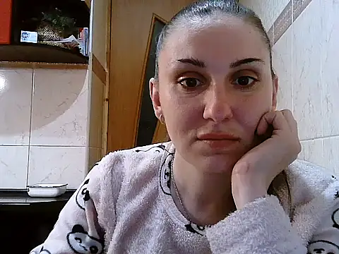 Snapshot of Yuliia30 chatting on April 18, 2026, 7:18 pm Yuliia30 online show from April 18, 2026, 7:18 pm