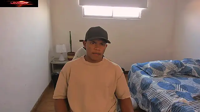 Snapshot of maxsteel177 chatting on February 20, 2025, 12:36 pm maxsteel177 online show from February 20, 2025, 12:36 pm