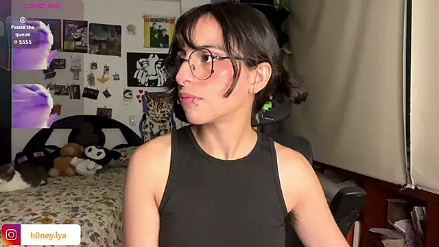 B0nnie H0ney online show from April 23, 2026, 2:24 am